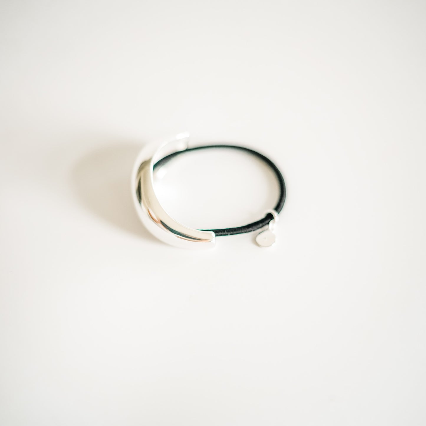 The Sculpted Hair Tie
