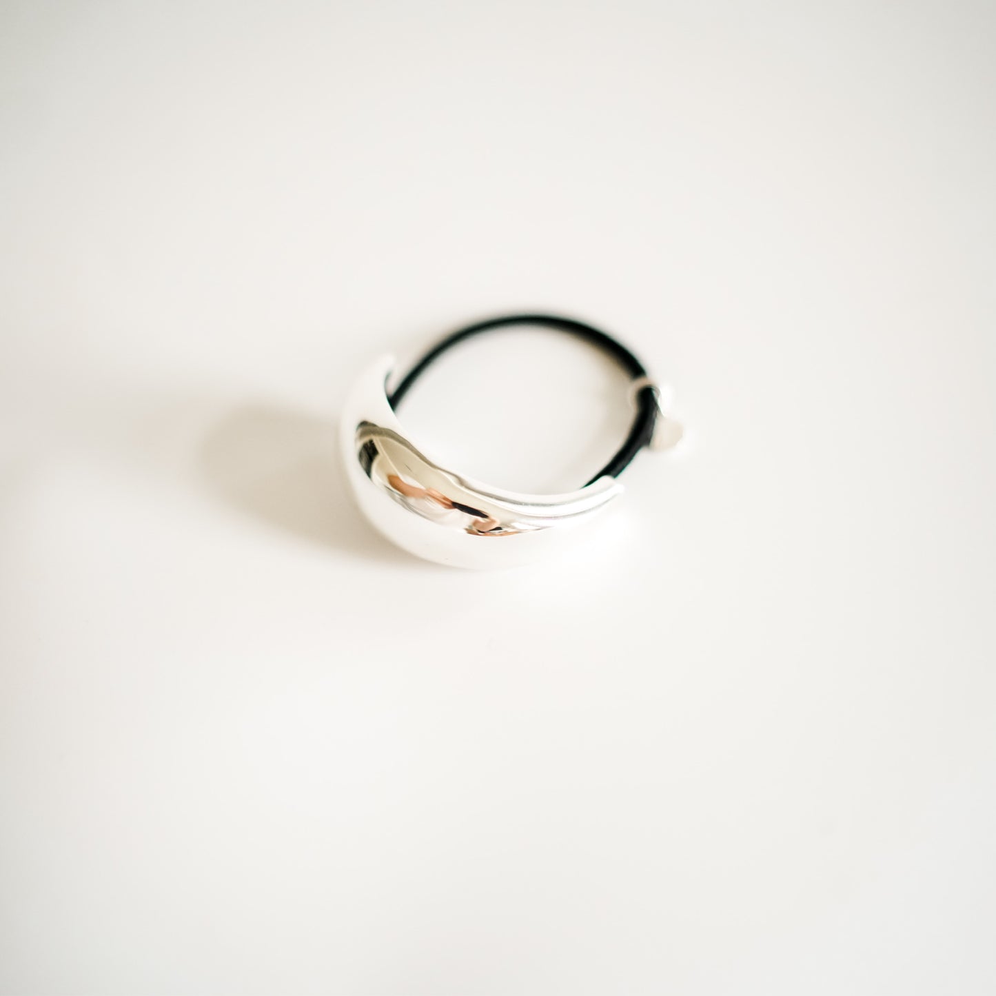 The Sculpted Hair Tie